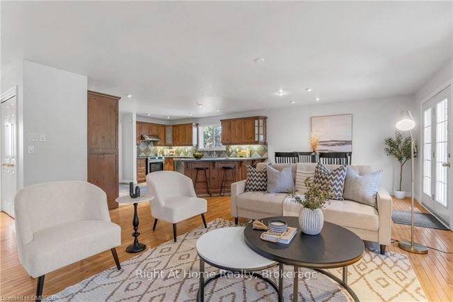 47 Morton Ave, House other with 4 bedrooms, 2 bathrooms and 4 parking in Dundas ON | Image 13