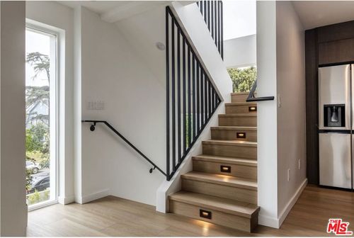 1-843 N Mariposa Ave, Los Angeles, CA, 90029-3472 | Card Image