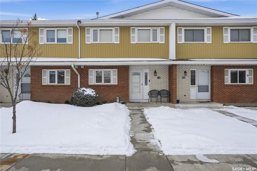 226 Plainsview Dr, Regina, SK, S4S6N1 | Card Image