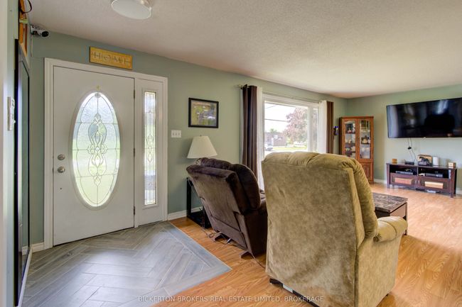 95 Railway St, House other with 3 bedrooms, 2 bathrooms and 6 parking in Lansdowne ON | Image 19