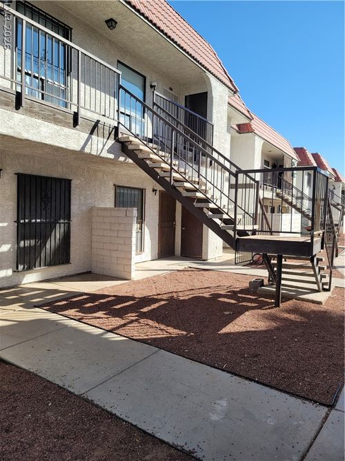 232-4300 N Lamont St, Las Vegas, NV, 89115-2435 | Card Image
