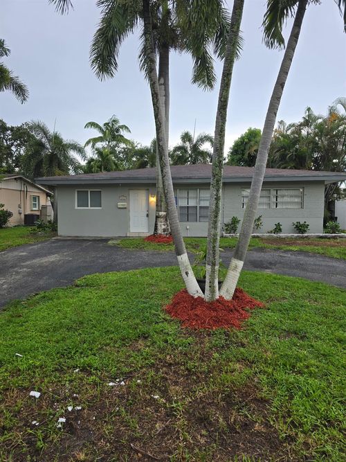2111 N 57th Ter, Hollywood, FL, 33021-3822 | Card Image