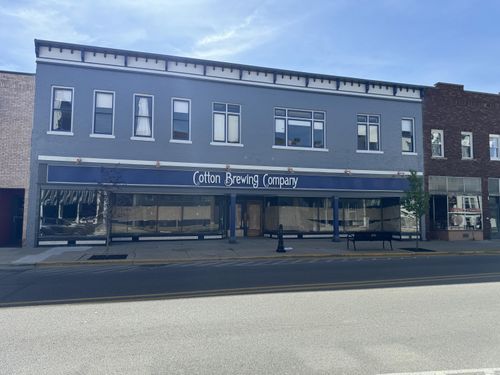 137 S Main St, Adrian, MI, 49221-2623 | Card Image