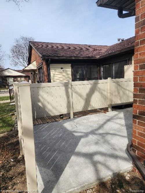 48-40350 Newport Dr, Plymouth, MI, 48170-4736 | Card Image