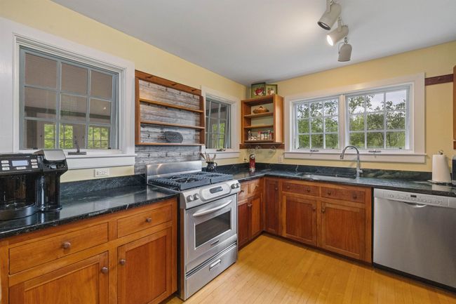 246 Windsor Rd, House other with 3 bedrooms, 3 bathrooms and null parking in Hillsborough NH | Image 20