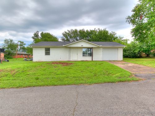 1405 S Cedar St, Bristow, OK, 74010-3941 | Card Image