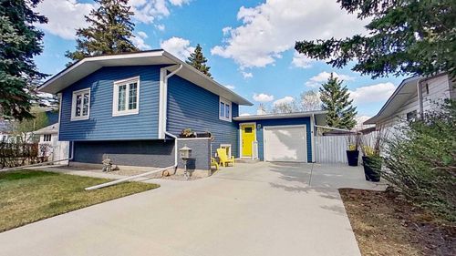 2932 Lathom Cres Sw, Calgary, AB, T3E5W7 | Card Image