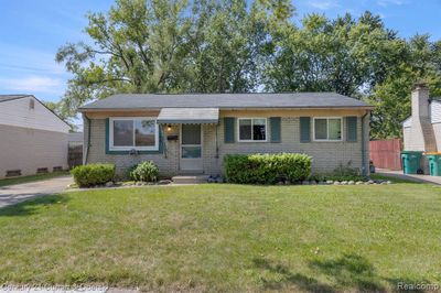 9346 Chamberlain Street, Home with 3 bedrooms, 2 bathrooms and null parking in Romulus MI | Image 1