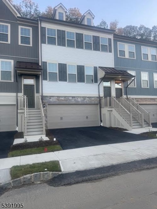 3 General Winds Way, Denville, NJ, 07834-3815 | Card Image