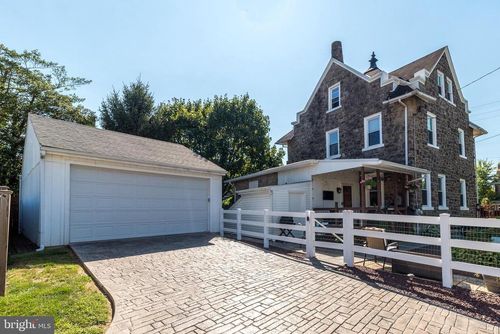 401 Highland Ave, AMBLER, PA, 19002-5814 | Card Image