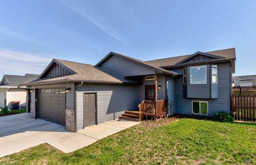 3688 Blackpowder Rd, Rapid City, SD, 57703-8554 | Card Image