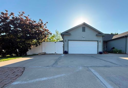 2162 S Ohio St, Salina, KS, 67401-6857 | Card Image