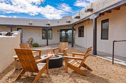 4 N Chamisa Dr, Santa Fe, NM, 87508-9128 | Card Image