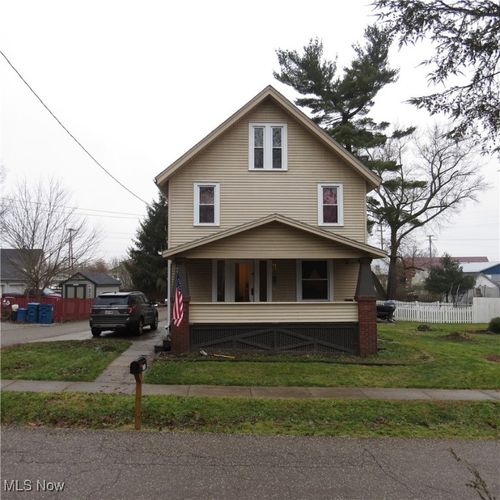 112 High St Ne, Hartville, OH, 44632-8886 | Card Image