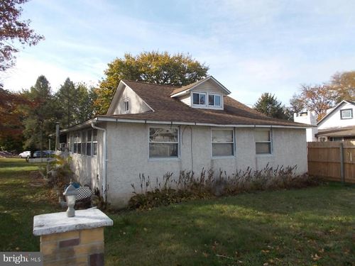 24 4th St, DOUGLASSVILLE, PA, 19518-8913 | Card Image