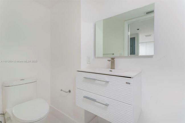 APT-1809 - 540 Brickell Key Dr, Condo with 1 bedrooms, 2 bathrooms and null parking in Miami FL | Image 14