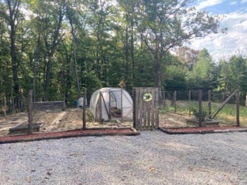 1750 Mountain Creek Rd, Crossville, TN, 38572-5110 | Card Image