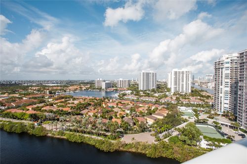 ph-39-20505 E Country Club Dr, Aventura, FL, 33180-3057 | Card Image