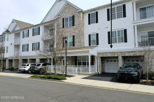 112-112 Regency Ct, Morganville, NJ, 07751-5208 | Card Image