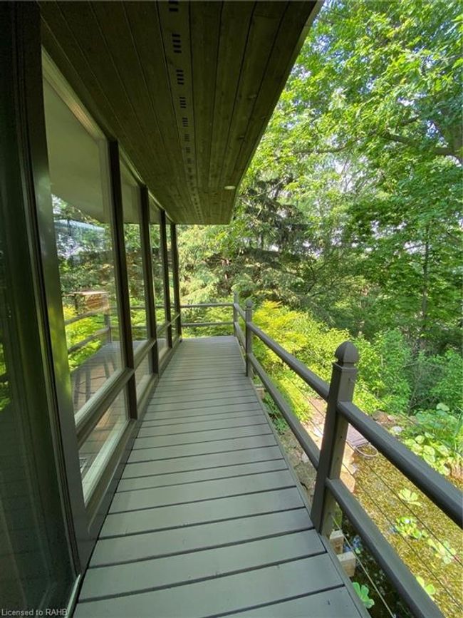 38 Oak Ave, House other with 3 bedrooms, 2 bathrooms and 5 parking in Dundas ON | Image 37