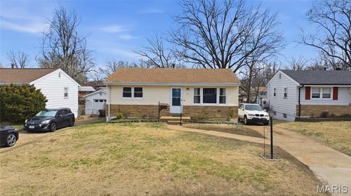 3917 Crosby Dr, Saint Louis, MO, 63123-7716 | Card Image