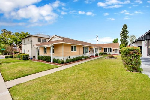 2605 N Lincoln St, Burbank, CA, 91506 | Card Image