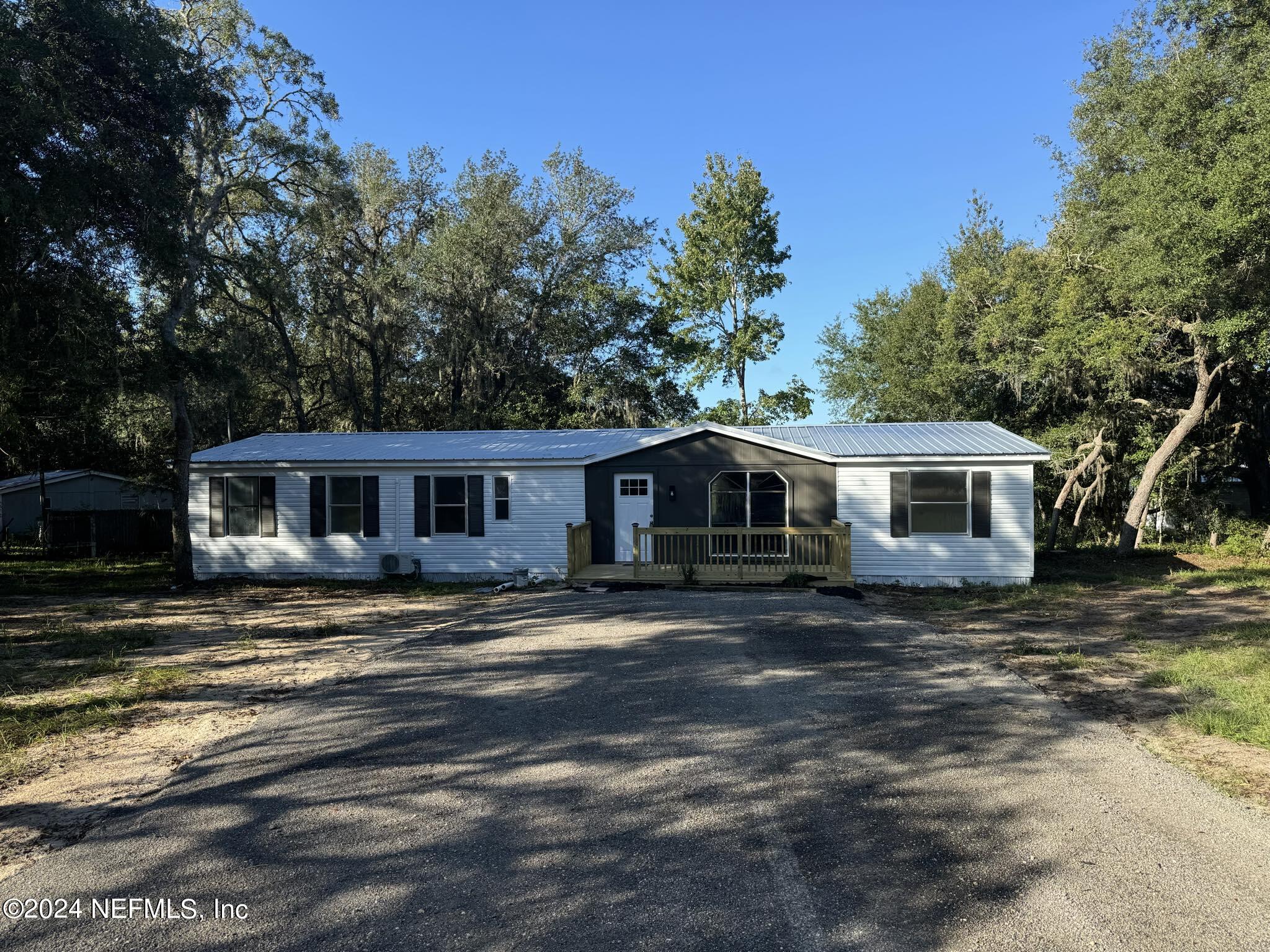 Oakside Dr, Interlachen, FL 32148