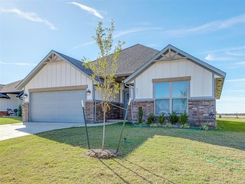 631 Hackberry Ln, Washington, OK, 73093-4823 | Card Image