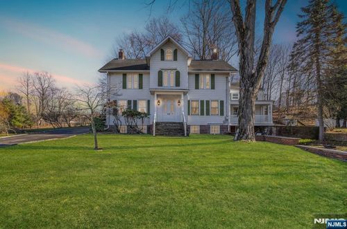 265 Little Falls Rd, Cedar Grove, NJ, 07009-1223 | Card Image