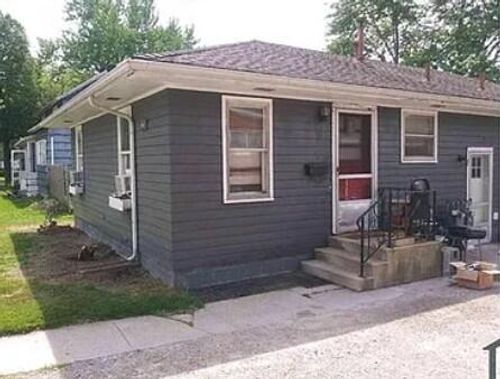 611 Croswell, Adrian, MI, 49221 | Card Image