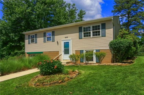 600 Joan St, Cranberry Twp, PA, 16066-6306 | Card Image