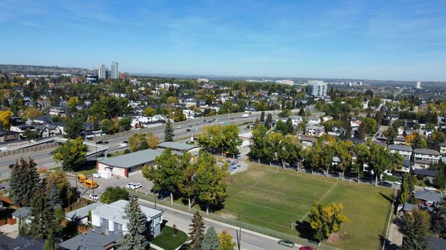 2313 Osborne Cres Sw, House detached with 4 bedrooms, 2 bathrooms and 4 parking in Calgary AB | Image 9