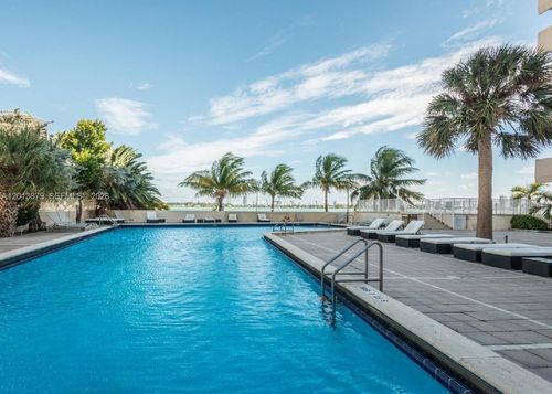 8i-7545 E Treasure Dr, North Bay Village, FL, 33141-4309 | Card Image