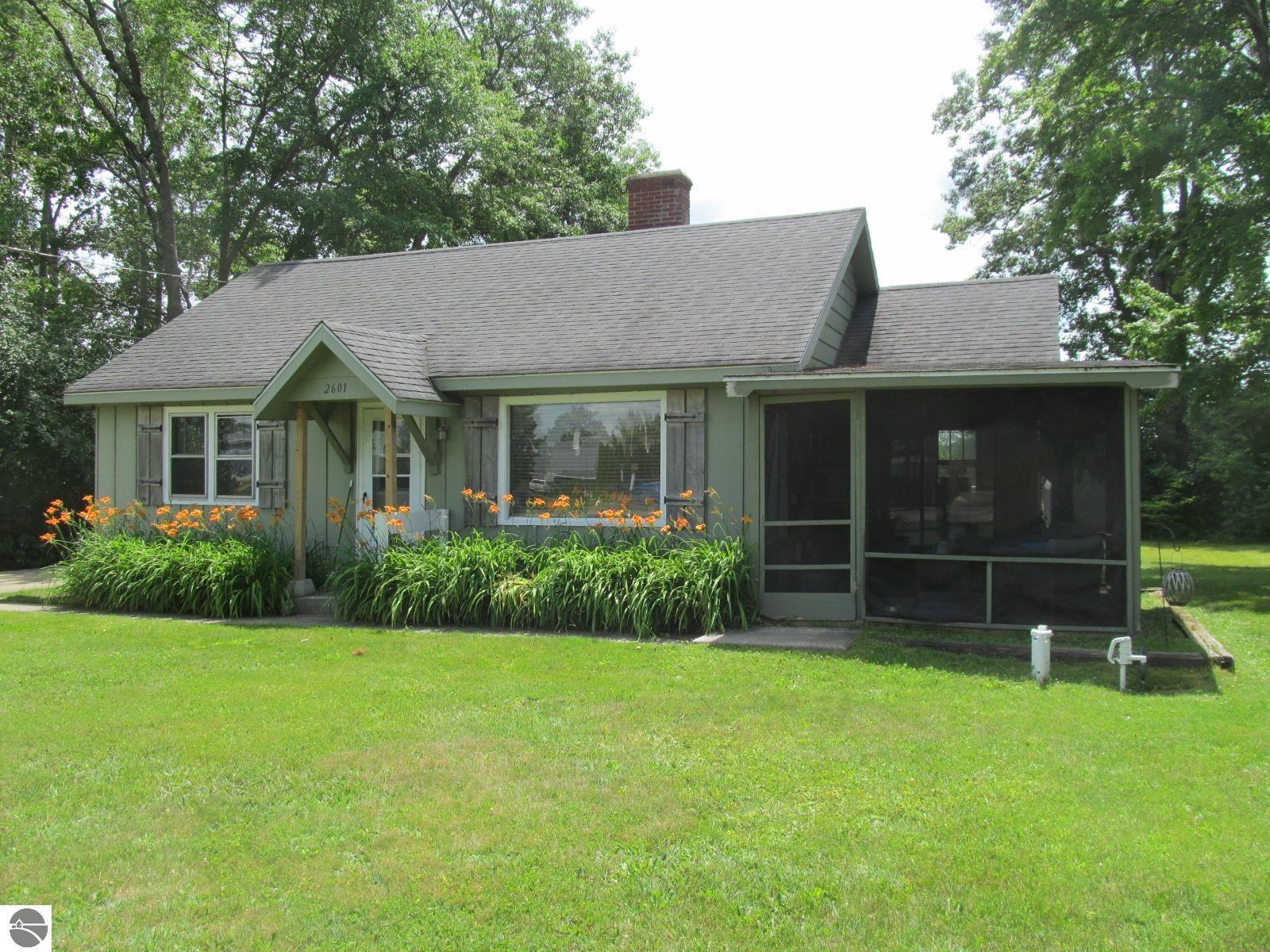 Sunnyside Dr, Cadillac, MI 49601