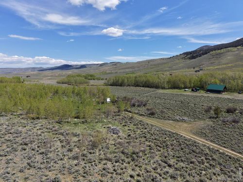 211 Rainbow River Dr, Jelm, WY, 82063-9243 | Card Image