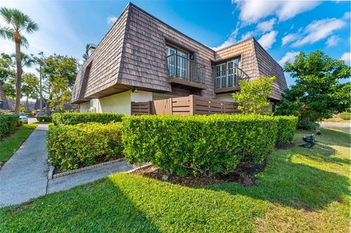 404-15233 W Pond Woods Dr, Tampa, FL, 33618-1824 | Card Image