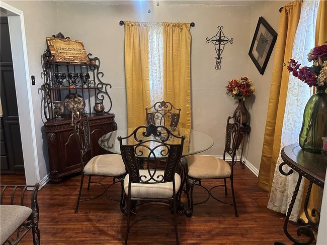 1411 Consuelo St, House other with 3 bedrooms, 1 bathrooms and 2 parking in Alice TX | Image 10