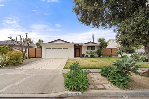 2422 S Salta St, Santa Ana, CA, 92704-4752 | Card Image
