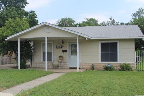 3627 W Poplar St, San Antonio, TX, 78228-6435 | Card Image