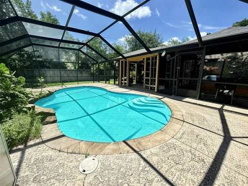 447 Elder Glen Dr, Webster, TX, 77598-2633 | Card Image