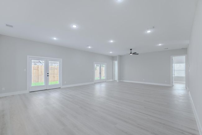 Central electric cooling and gas heating for year-round comfort | Image 15