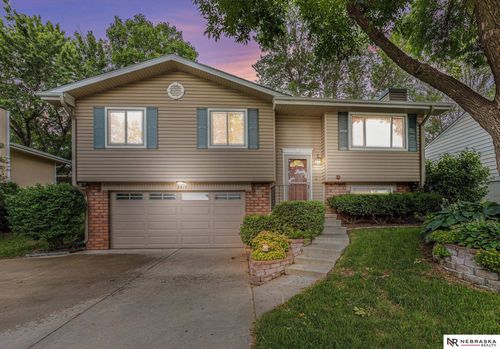 2219 Independence Dr, Lincoln, NE, 68521-1121 | Card Image