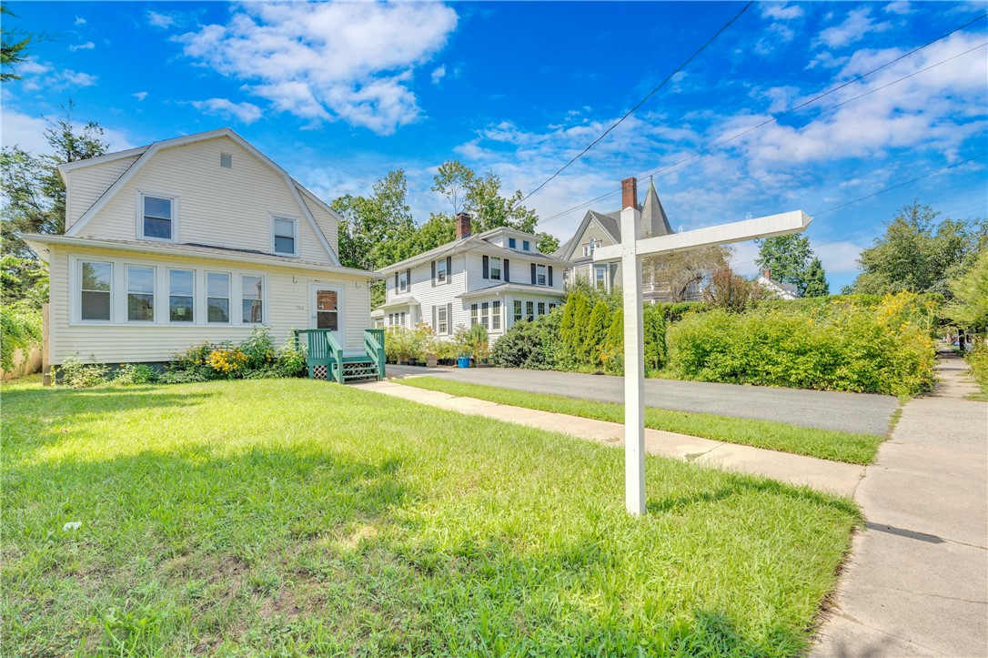 Wentworth Ave, Cranston, RI 02905