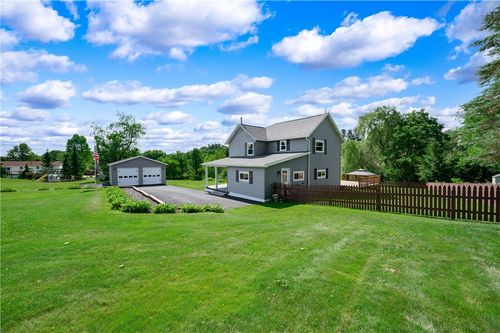 214 Willow Run Dr, Butler, PA, 16001-1262 | Card Image