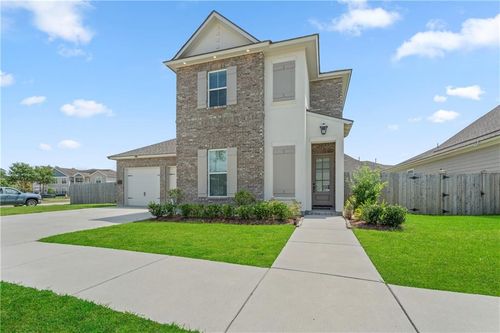 1680 Continental Dr, Covington, LA, 70433-7277 | Card Image