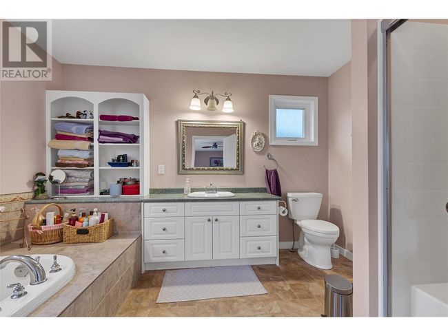 7603 Baker Hogg Rd, House other with 3 bedrooms, 3 bathrooms and 2 parking in North Okanagan Rd Rural BC | Image 22