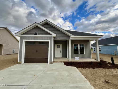 606 S Vance St, Fremont, NC, 27830-4403 | Card Image