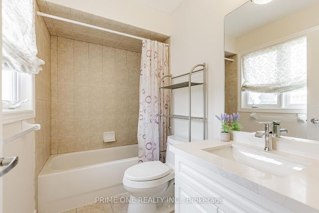 19 Ridgestone Dr, House other with 6 bedrooms, 5 bathrooms and 6 parking in Richmond Hill ON | Image 31