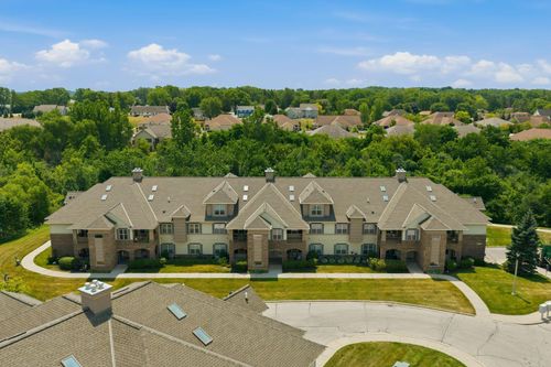 2987 W Drexel Ave, Franklin, WI, 53132-7009 | Card Image