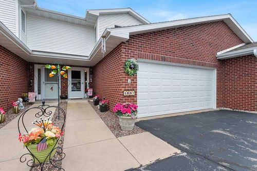 b-1897 Riverside Drive, SUAMICO, WI, 54313 | Card Image
